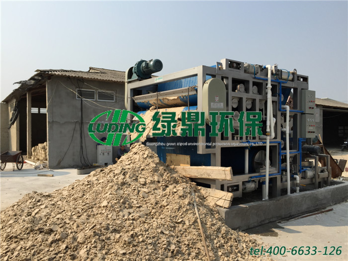 制糖企業(yè)甜菜處理問題得到解決引進(jìn)了帶式壓濾濾機(jī)產(chǎn)生的濾泥總量下降了40% 2