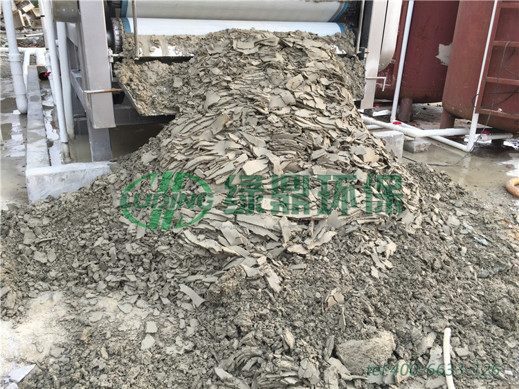 惠州礦場礦山污泥用的帶式壓濾機(jī)使用現(xiàn)場