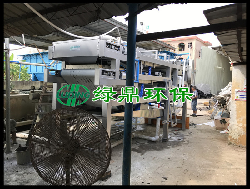 印染帶式壓濾機(jī)#廣州番禺印染水洗廠使用案例現(xiàn)場 3 印染帶式壓濾機(jī)#廣州番禺印染水洗廠使用案例現(xiàn)場 3