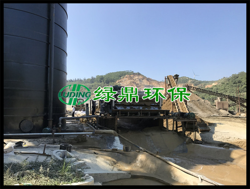 福建洗沙泥漿帶式壓濾機安裝現場 1 福建洗沙泥漿帶式壓濾機安裝現場 1