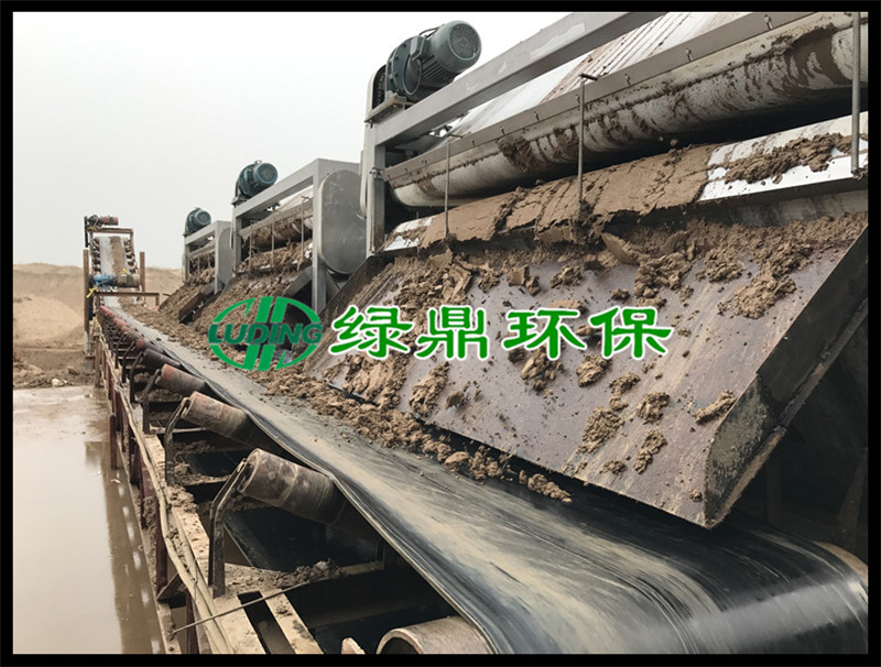 帶式壓濾機(jī)發(fā)貨封丘黑臭水體整治項(xiàng)目